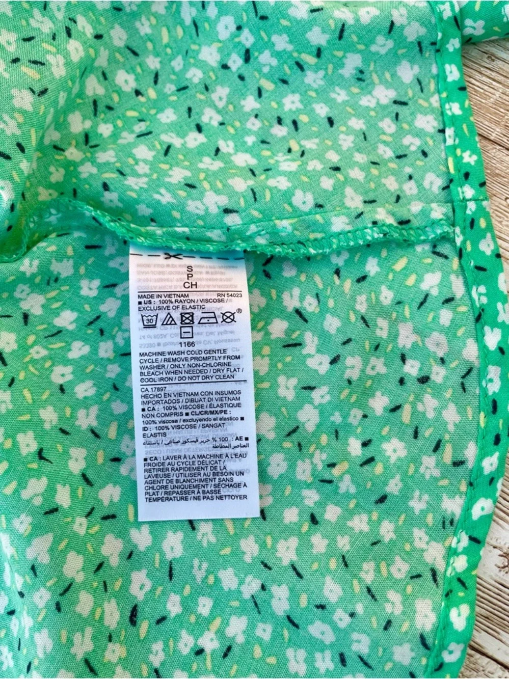 Green Floral Wrap Top Cottagecore Prairie Trad Wife Blouse Ruffle Trim Small GUC